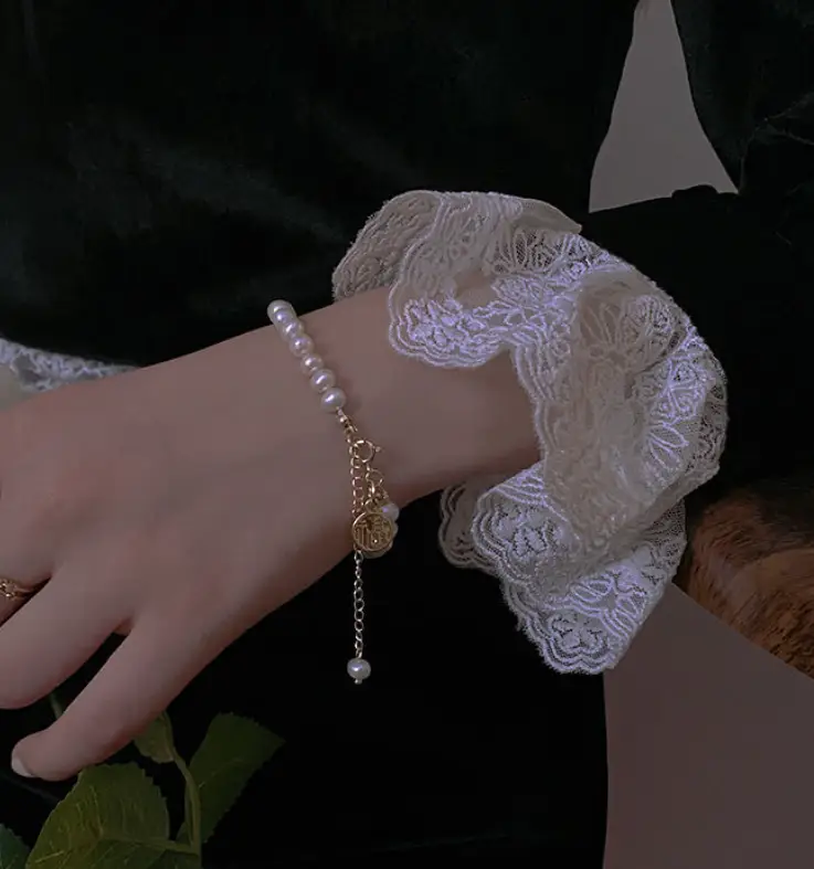 Браслет на руку жемчужный с подвеской