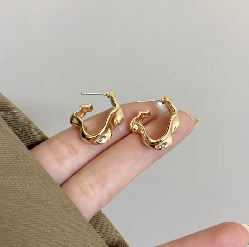 Серьги пусеты Жидкий металл золотистые