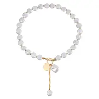 Колье на шею с жемчугом и застежкой золотистое