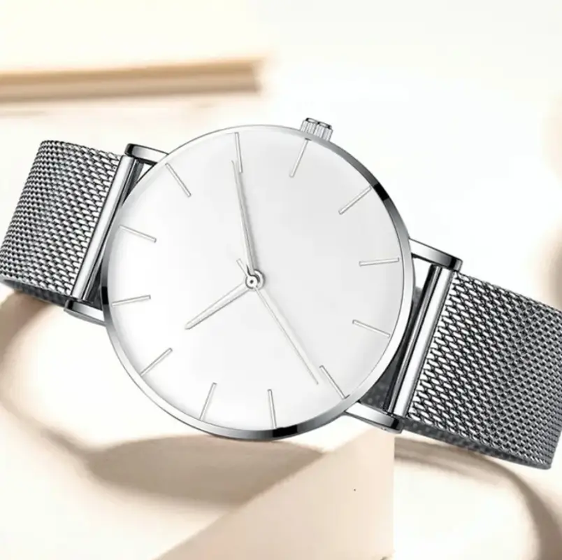 Часы наручные с металлическим ремешком серебристые