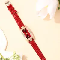 Часы женские наручные красный ремешок золотистые