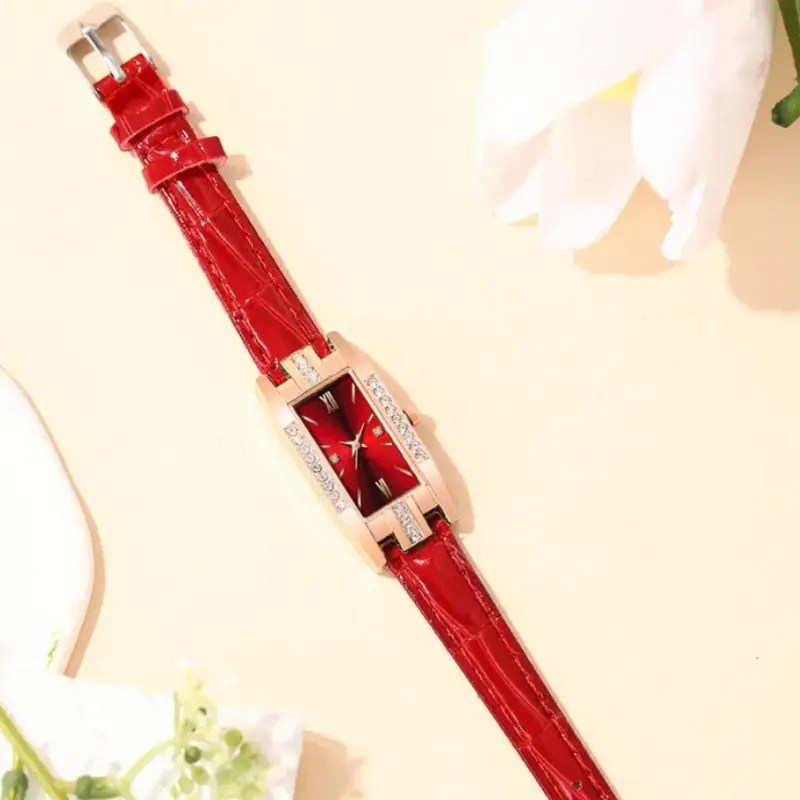 Часы женские наручные красный ремешок золотистые