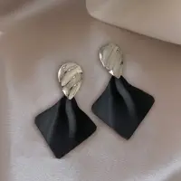 Серьги крупные пусеты черные