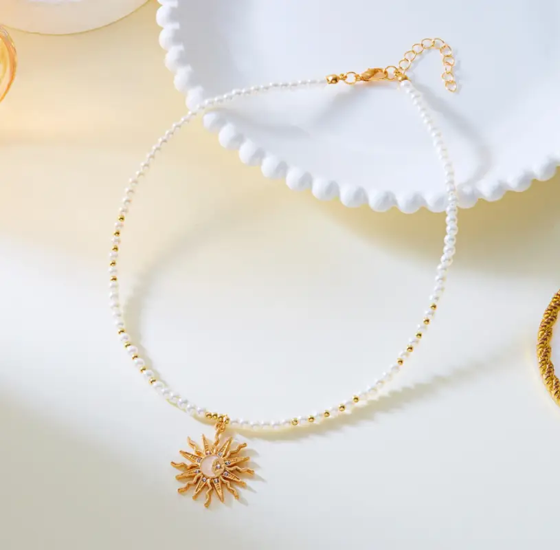 Чокер на шею из бисера Сердце золотисток