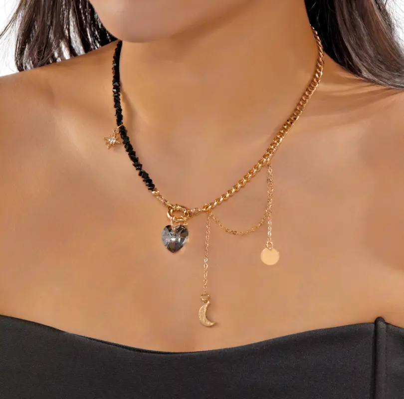 Чокер на шею с подвесками из бисера и цепочки