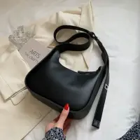 Сумка багет экокожа черная