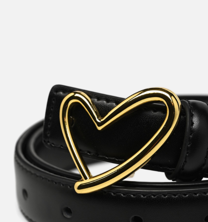 Ремень женский с пряжкой в форме сердца 105 см Ремень женский с пряжкой в форме сердца 105 см