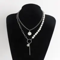 Колье на шею с жемчугом и застежкой многослойное серебристое