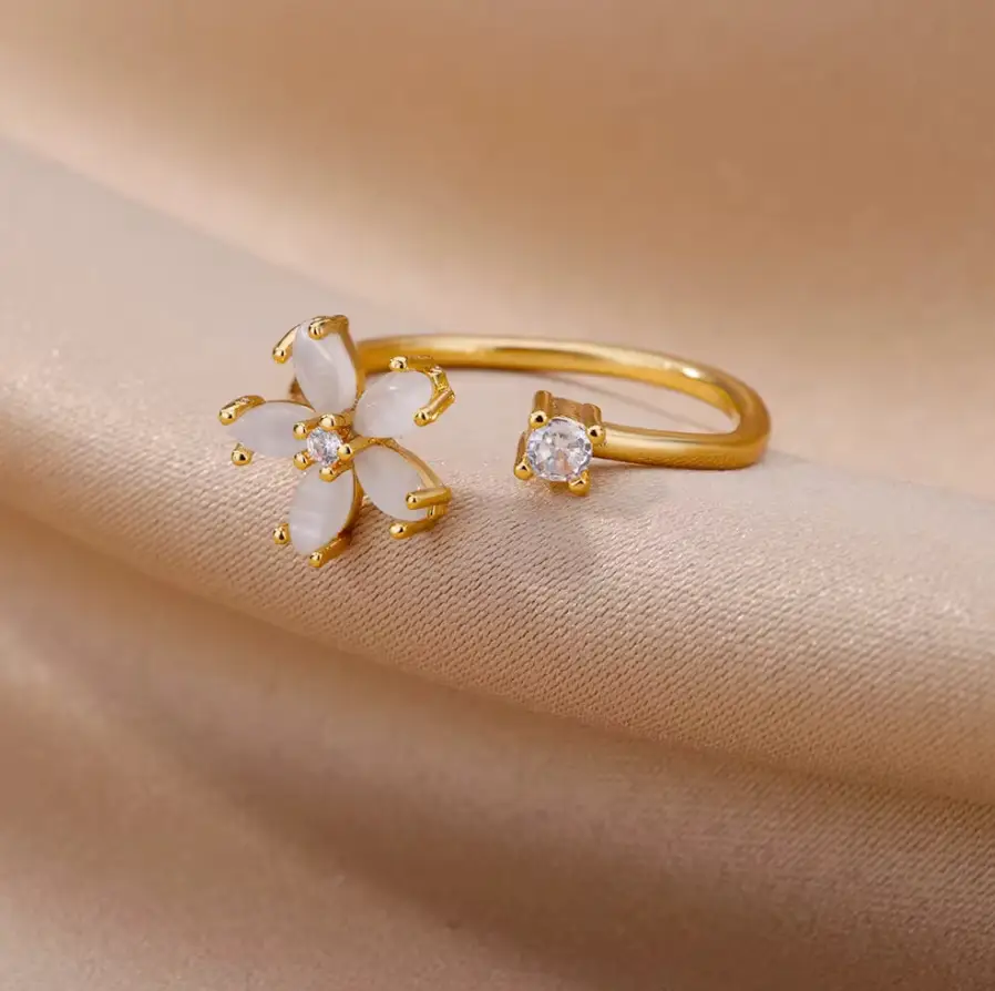 Кольцо на фалангу Цветок с камнями и кристаллом