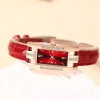 Часы женские наручные красный ремешок золотистые