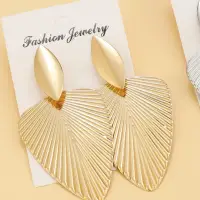 Серьги гвоздики массивные Листики