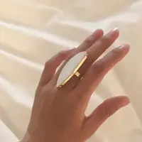 Кольцо массивное Перламутровое регулируемое золотистое