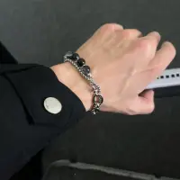 Браслет на руку из камней с цепочкой темный