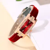 Часы женские наручные красный ремешок золотистые