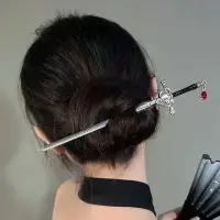 Палочка для волос шпилька Меч серебристая с кристаллом Палочка для волос шпилька Меч серебристая с кристаллом