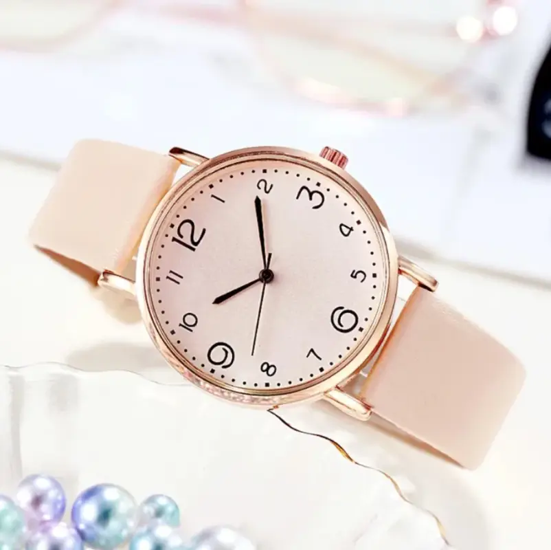 Часы наручные бежевый ремешой золотистые