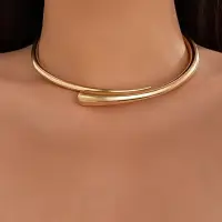 Чокер на шею жесткий золотистый