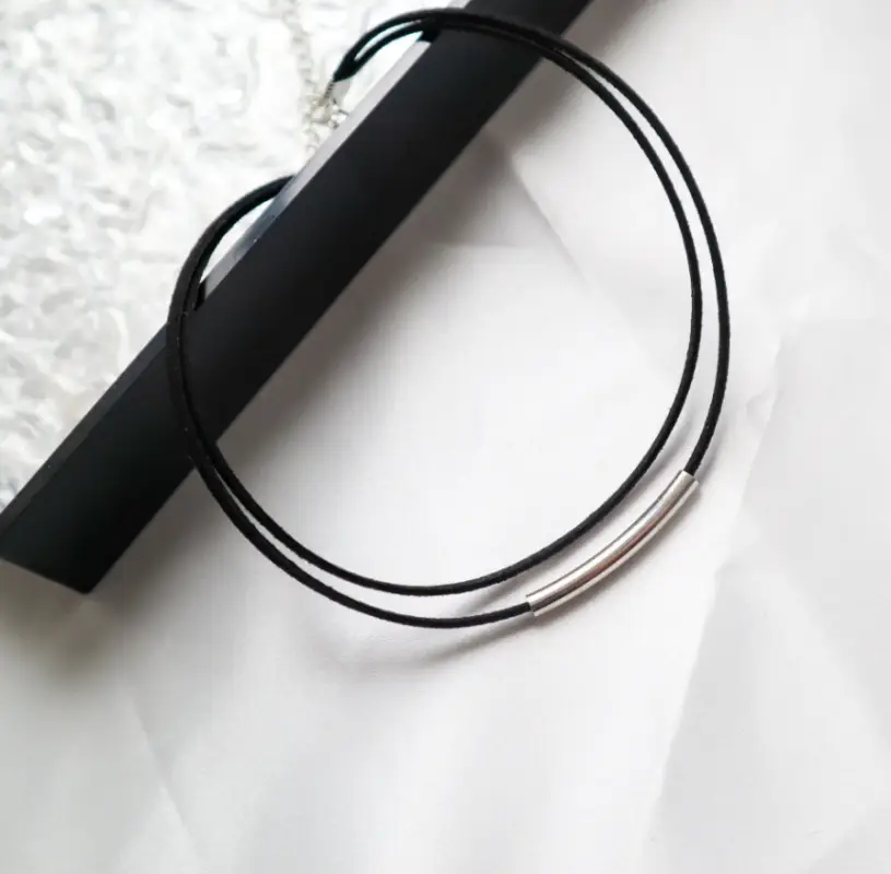 Чокер двойной на шею с металлической вставкой шнурок