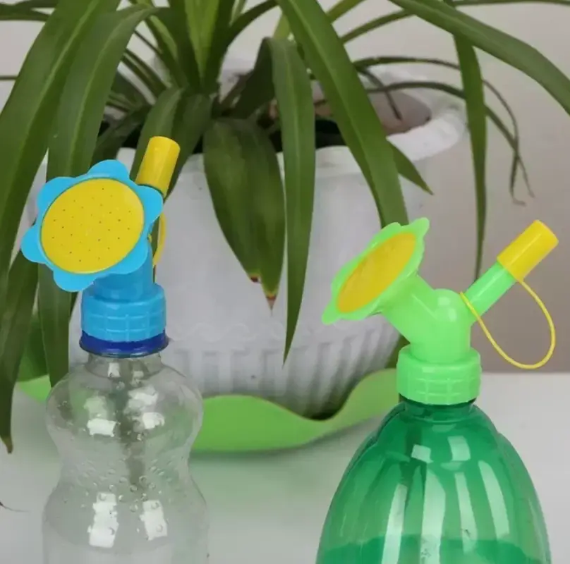 Насадка лейка на бутылку для полива цвет микс