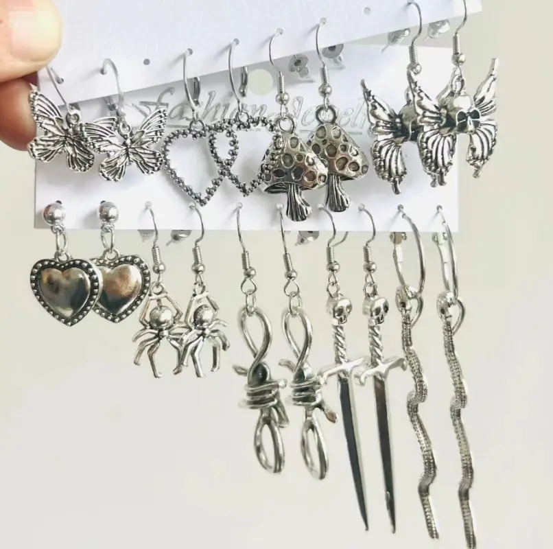 Набор Сережек Скелеты 9 пар