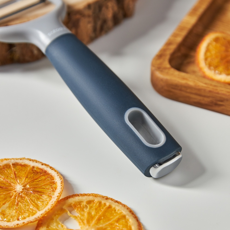 SATOSHI Ривьера Пиллер для чистки овощей, горизонтальное лезвие, нерж.сталь SATOSHI Ривьера Пиллер для чистки овощей, горизонтальное лезвие, нерж.сталь