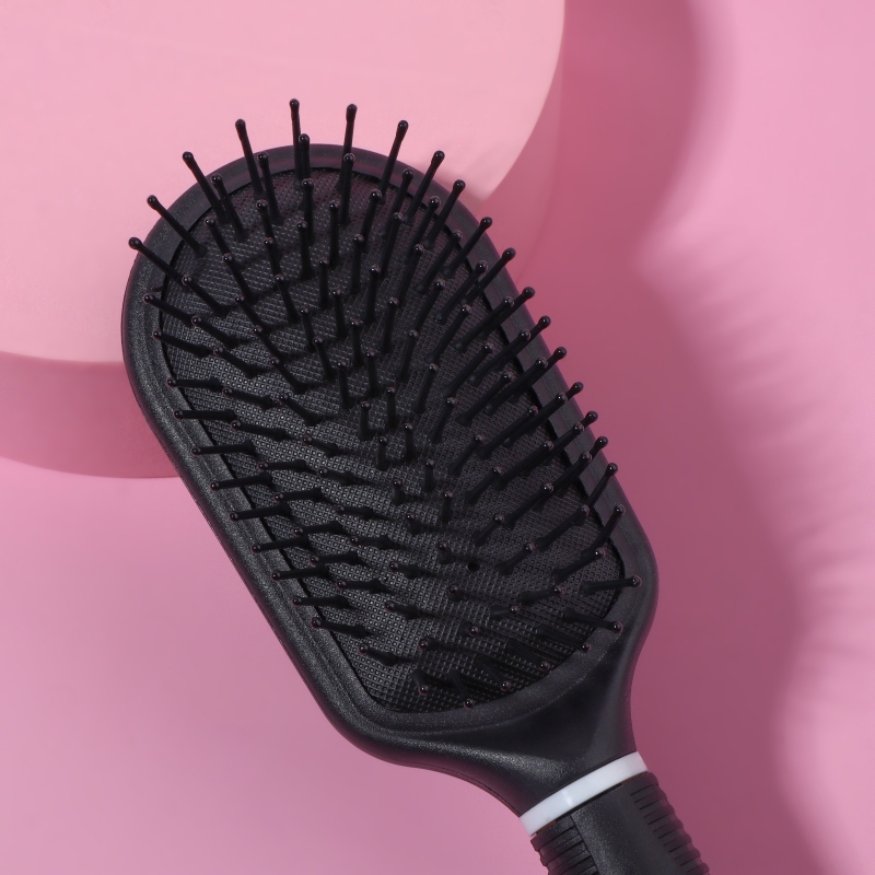 Расчёска массажная, 6,7 × 24 см, цвет чёрный/белый Расчёска массажная, 6,7 × 24 см, цвет чёрный/белый