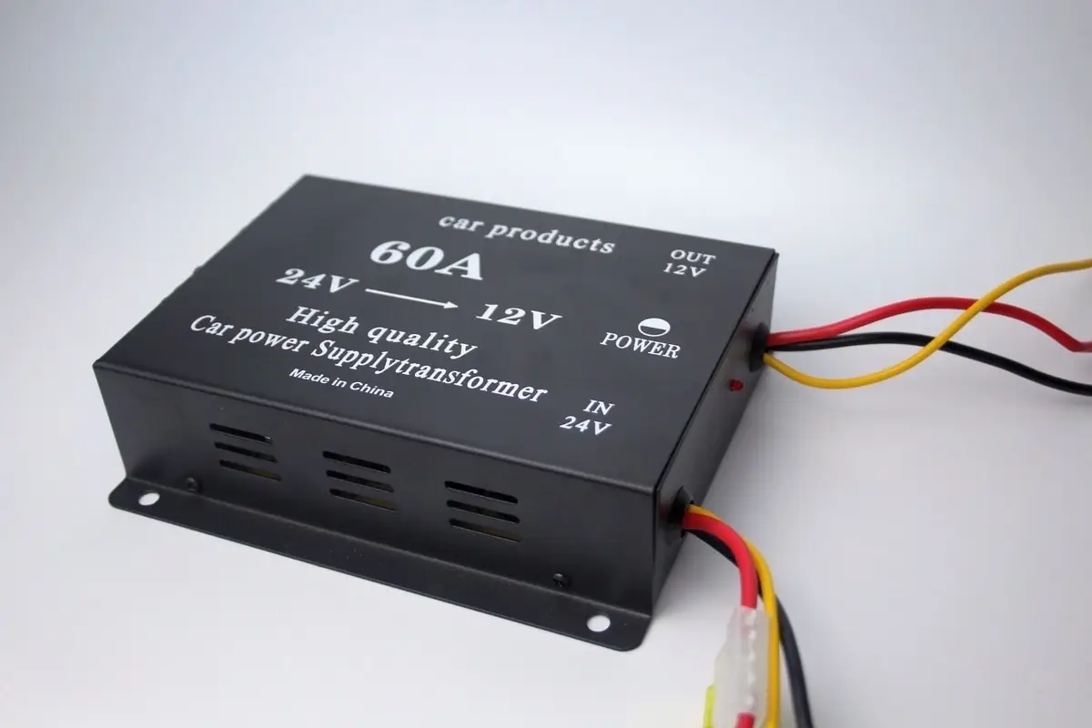Преобразователь напряжения Инвертор 60A 24V-12V Преобразователь напряжения Инвертор 60A 24V-12V