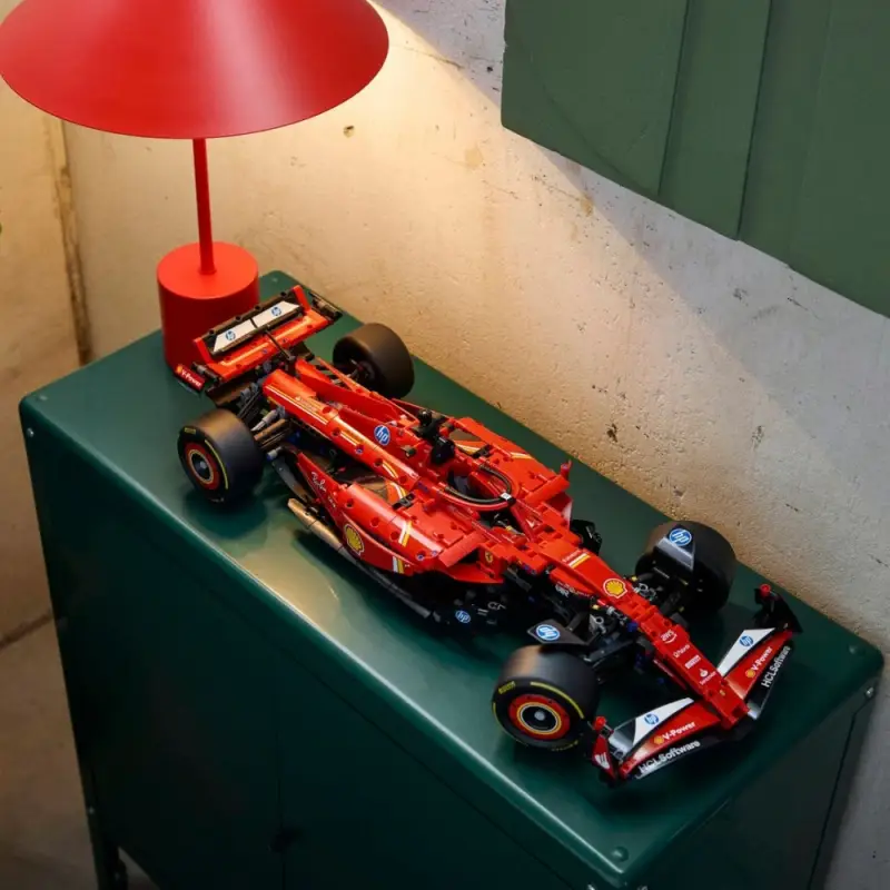 Ferrari SF-24 F1 Car Конструктор 1361д Ferrari SF-24 F1 Car Конструктор 1361д