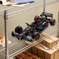 Гоночный автомобиль Mercedes-AMG F1 W14 E Performance