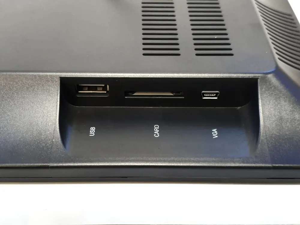 Телевизор портативный с TV-приемником Eplutus EP-147TD Телевизор портативный с TV-приемником Eplutus EP-147TD