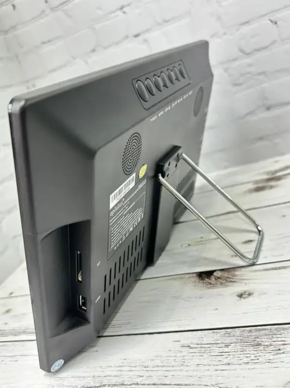 Телевизор портативный с ТВ-приемником Eplutus EP-116T Телевизор портативный с ТВ-приемником Eplutus EP-116T