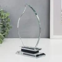 Сувенир стекло "Стела наградная - Лист" 15х10х3,3 см Сувенир стекло "Стела наградная - Лист" 15х10х3,3 см