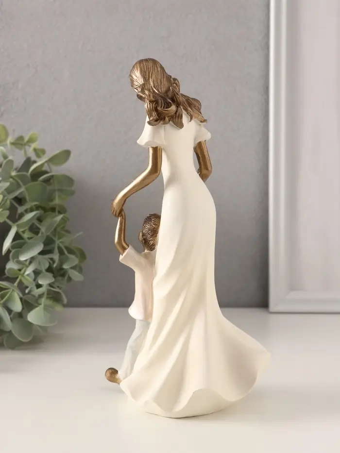 Сувенир полистоун "Мама с сыном" 11,5х7,5х22 см Сувенир полистоун "Мама с сыном" 11,5х7,5х22 см