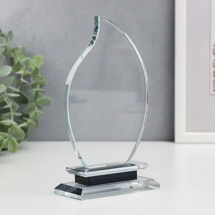 Сувенир стекло "Стела наградная - Лист" 15х10х3,3 см Сувенир стекло "Стела наградная - Лист" 15х10х3,3 см