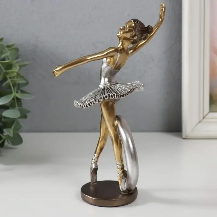 Сувенир полистоун "Маленькая балерина в серебристой пачке и месяц" 11х8х18,2 см Сувенир полистоун "Маленькая балерина в серебристой пачке и месяц" 11х8х18,2 см