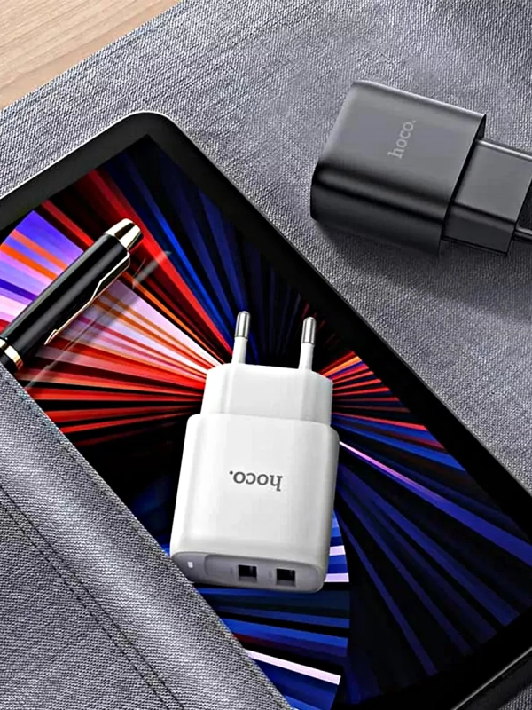 Зарядное устройство C141A + кабель Lightning Зарядное устройство C141A + кабель Lightning