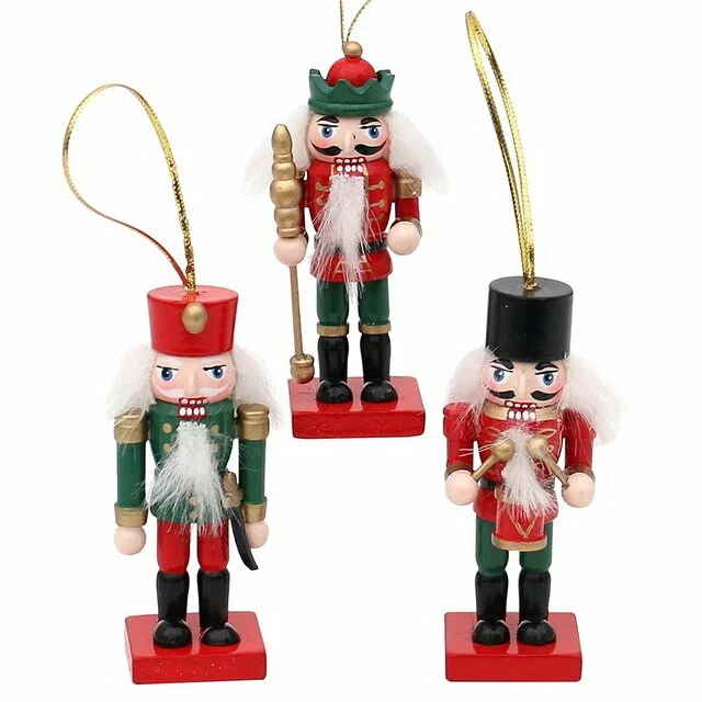 Набор деревянных елочных игрушек Щелкунчик - Королевская Стража 8 см, 3 шт, подвеска Набор деревянных елочных игрушек Щелкунчик - Королевская Стража 8 см, 3 шт, подвеска