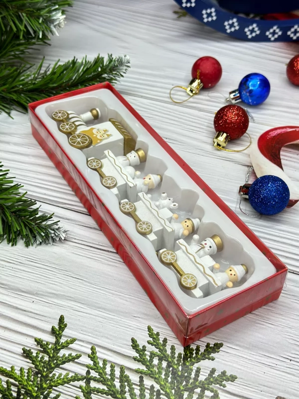 Новогодний паровозик 3 вагонч.20*5см Новогодний паровозик 3 вагонч.20*5см