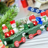 Новогодний паровозик 3 вагонч.20*5см Новогодний паровозик 3 вагонч.20*5см