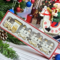 Новогодний паровозик 3 вагонч.20*5см Новогодний паровозик 3 вагонч.20*5см