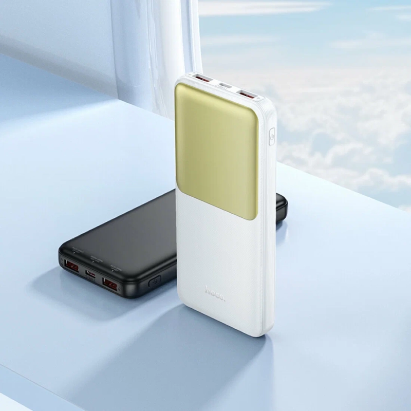 Трехпортовый внешний аккумулятор 10000mAh. повербанк Трехпортовый внешний аккумулятор 10000mAh. повербанк