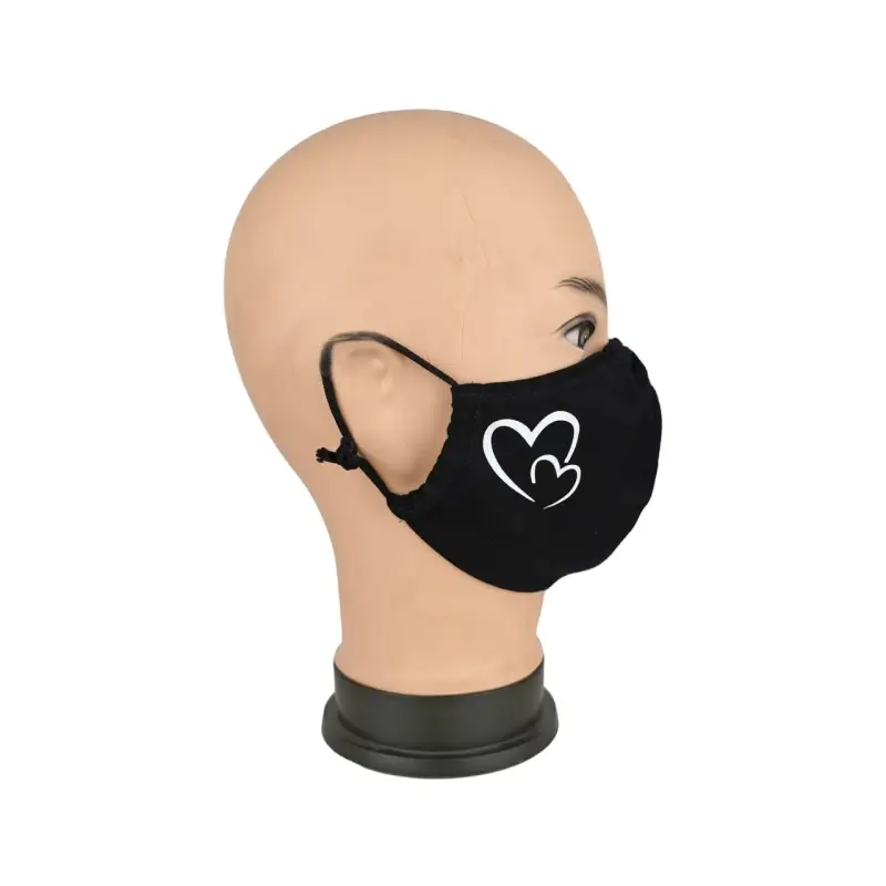 Маска многоразовая двухслойная лого сердечки (ткань,100% х/б) Маска многоразовая двухслойная лого сердечки (ткань,100% х/б)