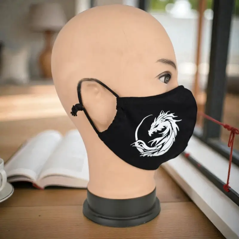 Маска многоразовая двухслойная лого дракон (ткань,100% х/б) Маска многоразовая двухслойная лого дракон (ткань,100% х/б)
